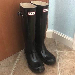 Black hunter rain boots